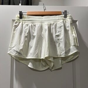Lululemon Hotty Hot 4” Shorts